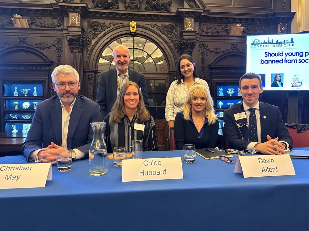 London Press Club together with The Stationers’ Company at Stationers'​ Hall hosts the debate for “Should young people be banned from social media?”